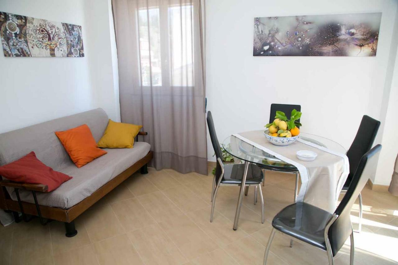 Lolita Holidays Giardini Naxos Luaran gambar