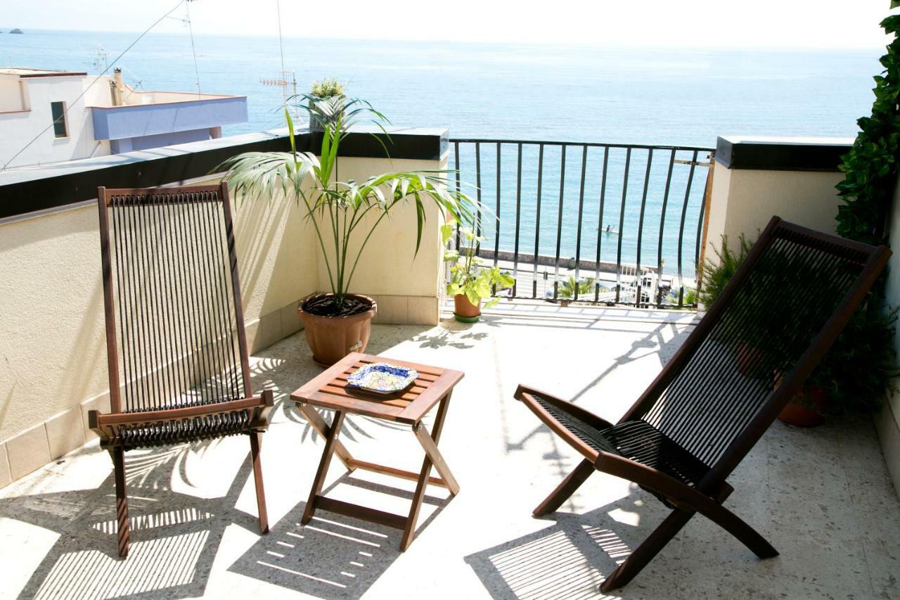 Lolita Holidays Giardini Naxos Luaran gambar