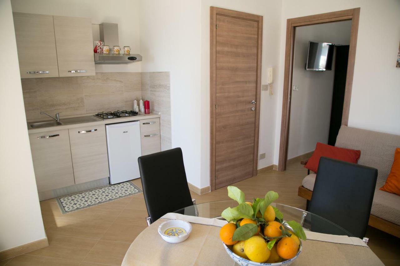 Lolita Holidays Giardini Naxos Luaran gambar
